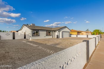 9450 Mission Ln, Peoria, AZ 85345