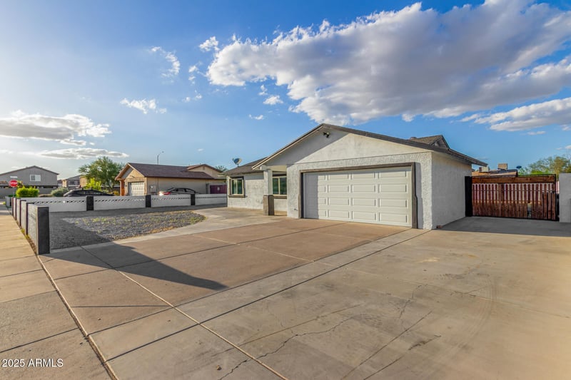 9450 Mission Ln, Peoria, AZ 85345