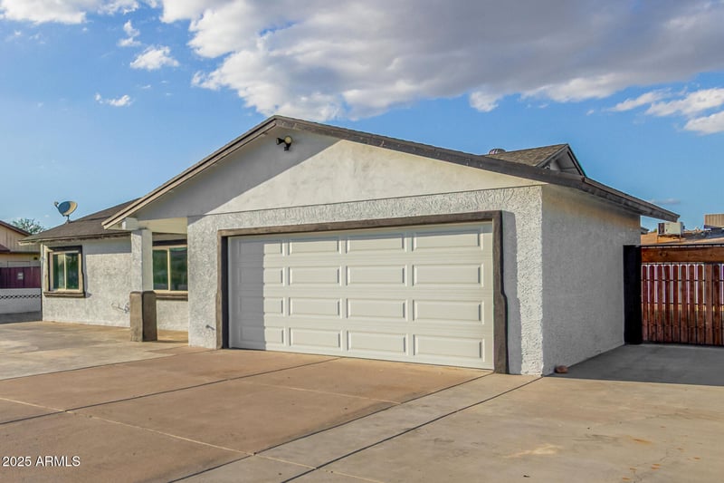 9450 Mission Ln, Peoria, AZ 85345
