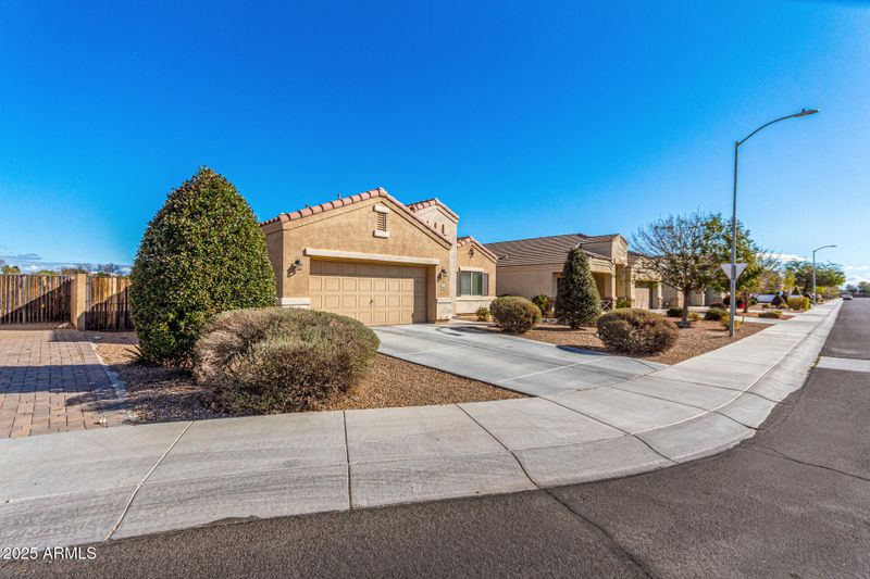 9450 W Georgia Ave, Glendale, AZ 85305