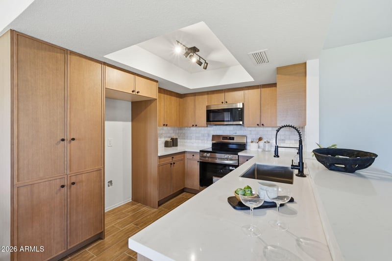 9453 Mcrae Way, Peoria, AZ 85382