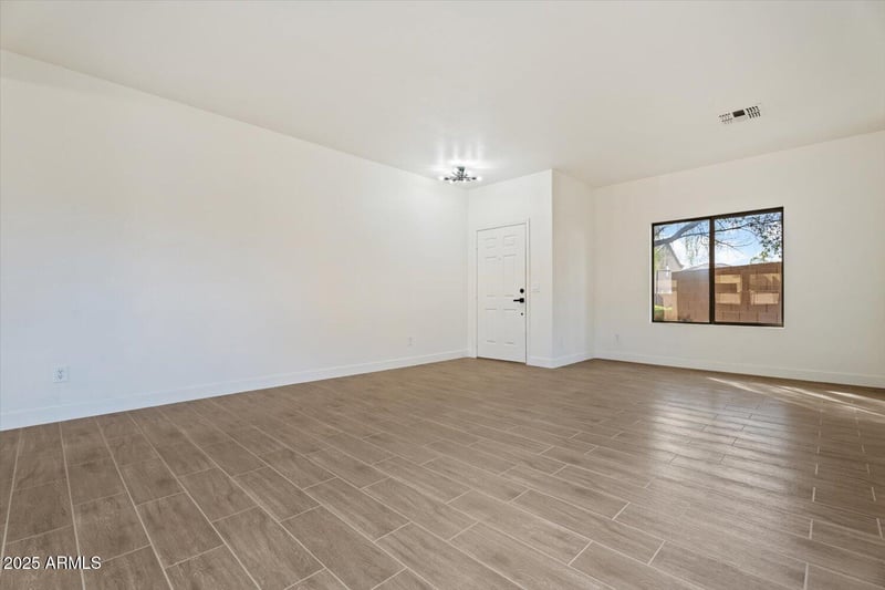 9456 Jamestown Rd, Phoenix, AZ 85037