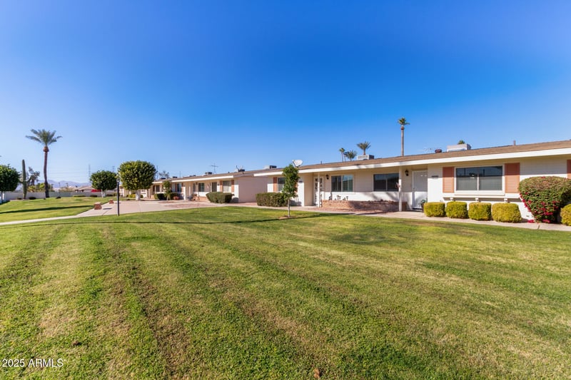 9459 111th Ave, Sun City, AZ 85351