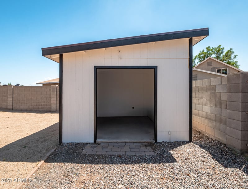 9459 64th Dr, Glendale, AZ 85302