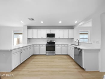 946 Leslie Ave, San Tan Valley, AZ 85140