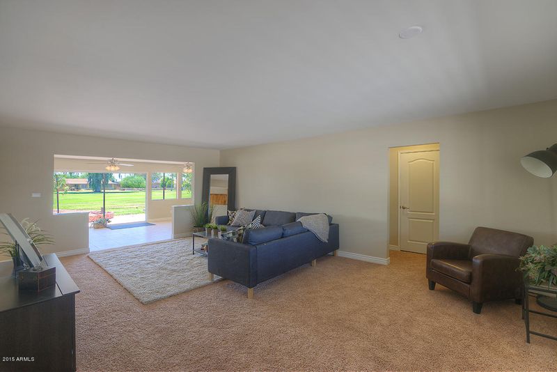 946 S Saranac Ave, Mesa, AZ 85208