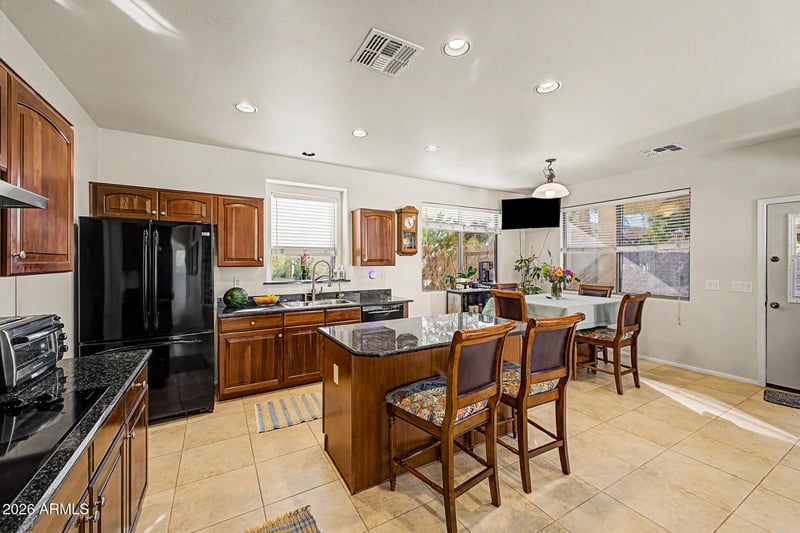 946 Gascon Rd, San Tan Valley, AZ 85143