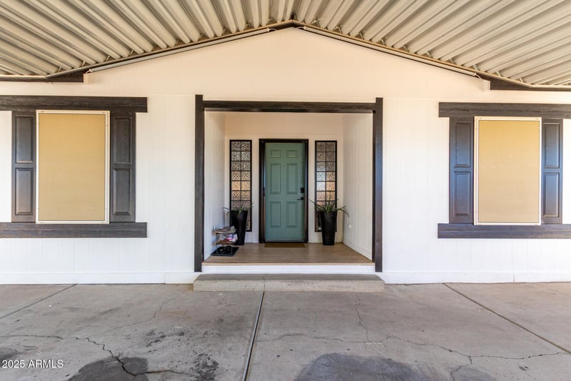 9460 Escondido Ave, Mesa, AZ 85208