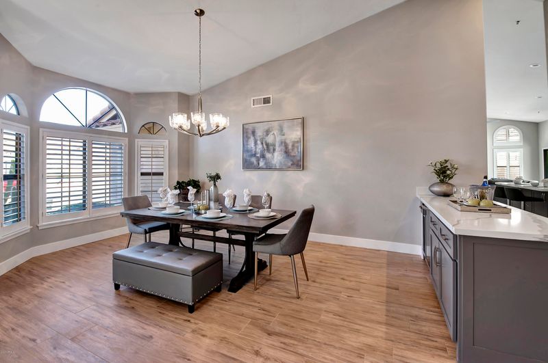 9461 E Corrine Dr, Scottsdale, AZ 85260