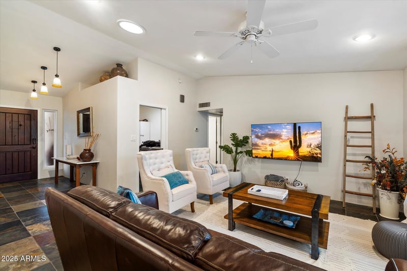 9466 Laurel Ln, Scottsdale, AZ 85260