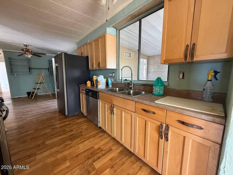9478 Escondido Ave, Mesa, AZ 85208