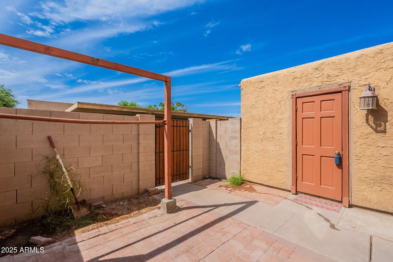 948 Alma School Rd #118, Mesa, AZ 85210