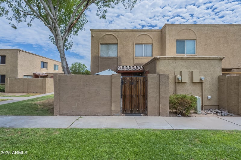 948 Alma School Rd #141, Mesa, AZ 85210
