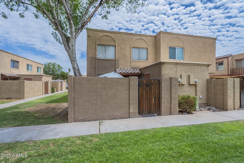 948 Alma School Rd #141, Mesa, AZ 85210