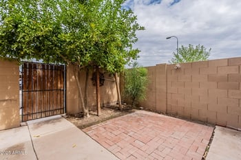 948 Alma School Rd #52, Mesa, AZ 85210