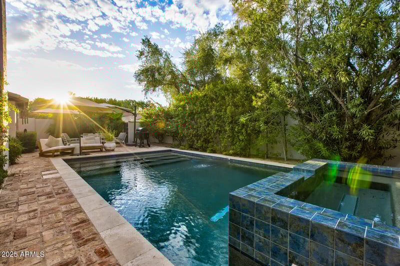 948 Driftwood Dr, Tempe, AZ 85283