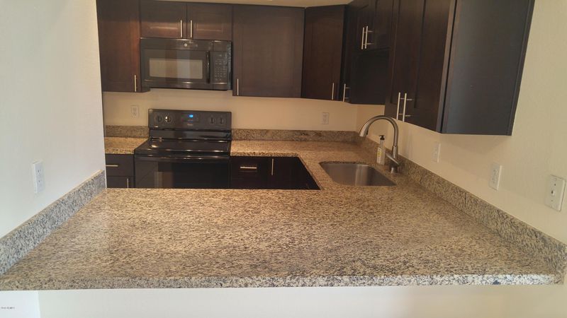948 E Diamond Dr, Tempe, AZ 85283
