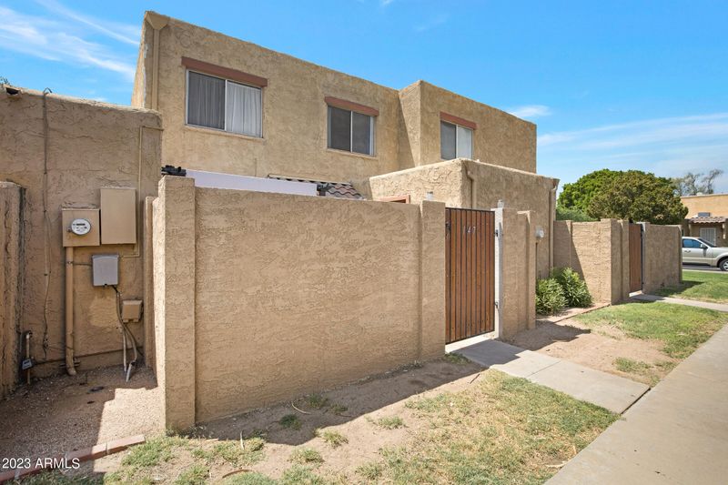 948 S Alma School Rd #147, Mesa, AZ 85210