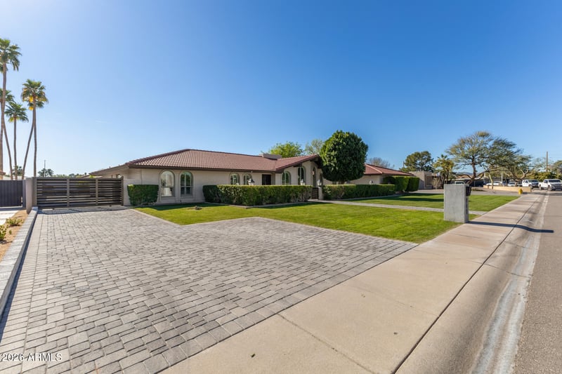 949 E Gemini Dr, Tempe, AZ 85283