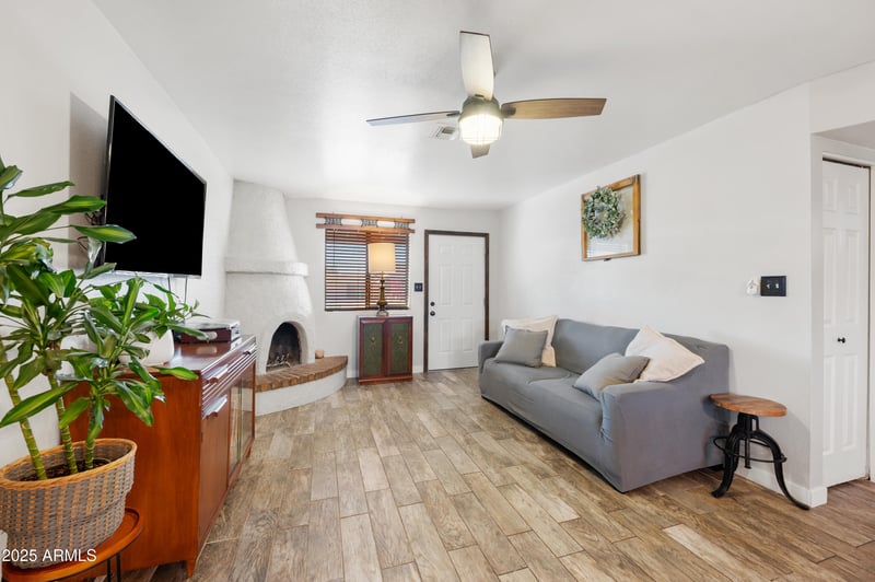 949 Hackamore St, Mesa, AZ 85201