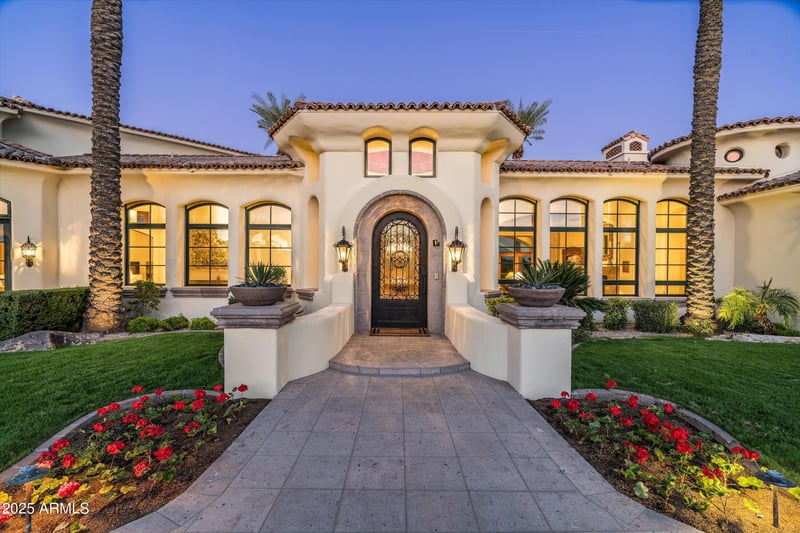 9497 55th St, Paradise Valley, AZ 85253