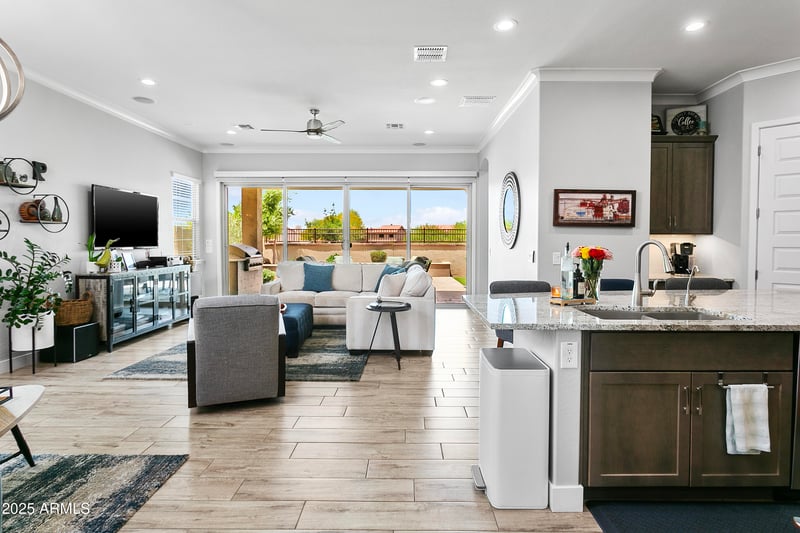 950 Edith Dr, Chandler, AZ 85225