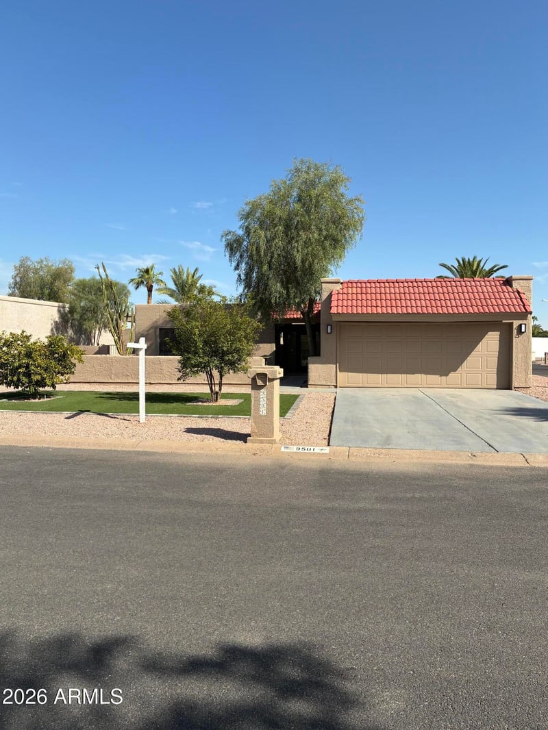 9501 E Palomino Pl, Sun Lakes, AZ 85248