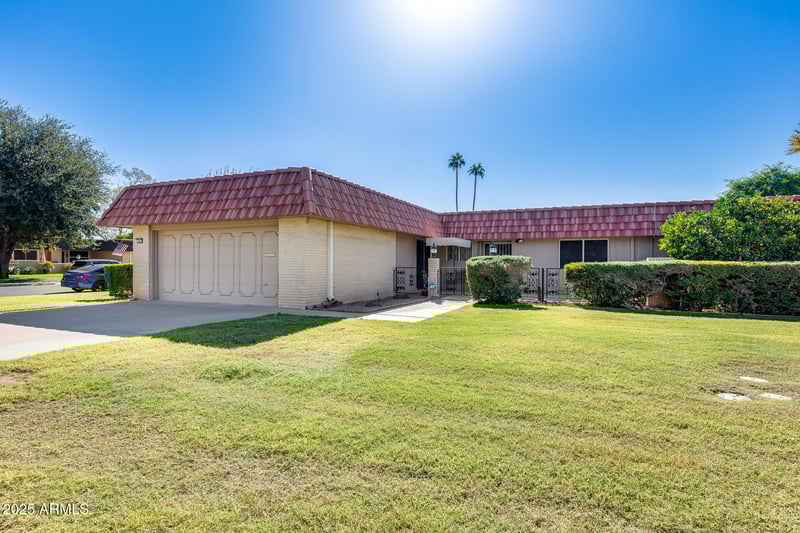 9501 Oak Ridge Dr, Sun City, AZ 85351