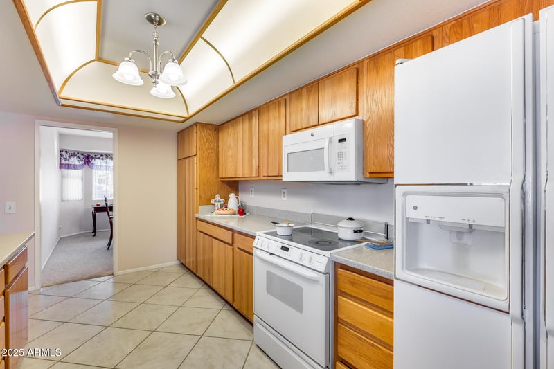 9501 Oak Ridge Dr, Sun City, AZ 85351