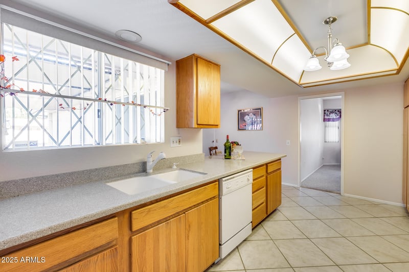 9501 Oak Ridge Dr, Sun City, AZ 85351