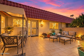 9501 W Oak Ridge Dr, Sun City, AZ 85351