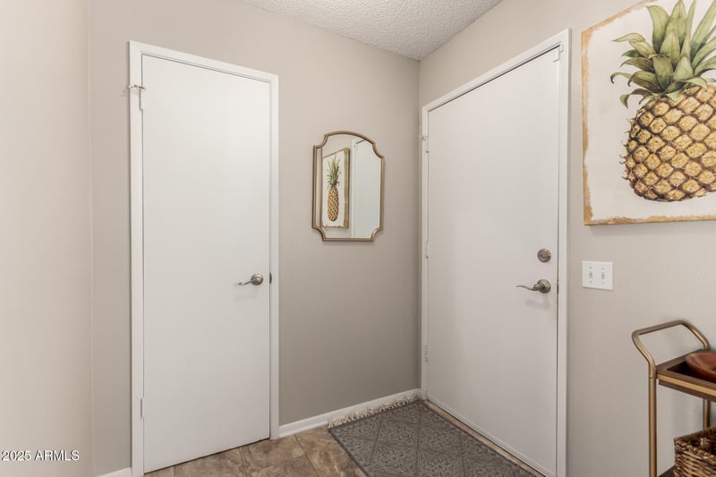 9502 Indian Hills Dr, Sun City, AZ 85351