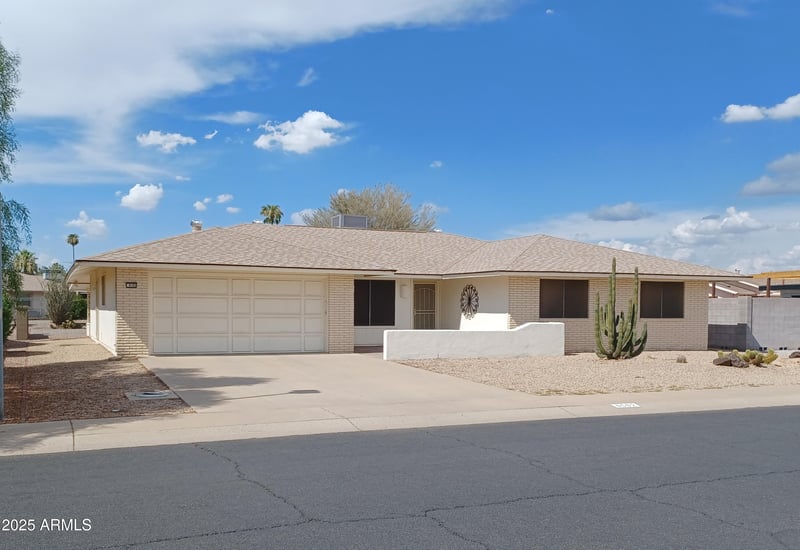 9502 Pineridge Dr, Sun City, AZ 85351
