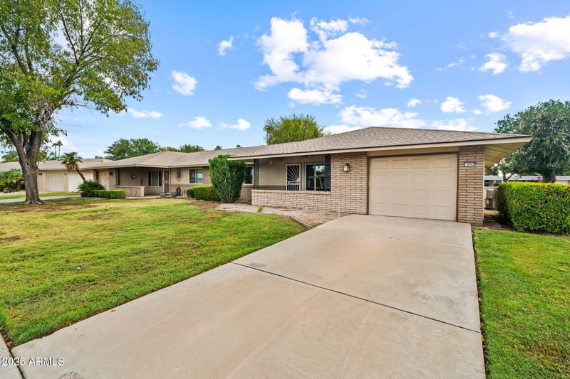 9502 Shasta Dr, Sun City, AZ 85351