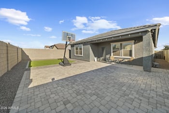 9505 Illini St, Tolleson, AZ 85353