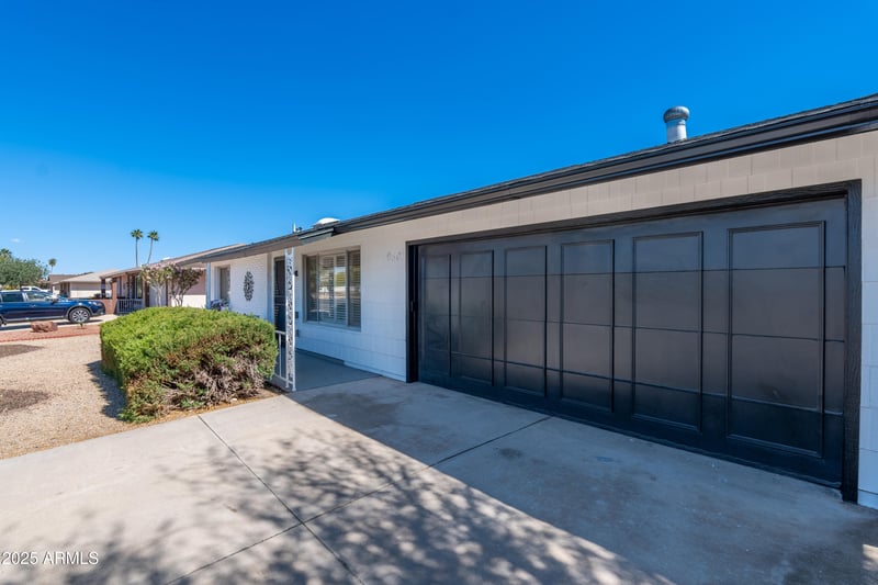 9507 Granada Dr, Sun City, AZ 85373