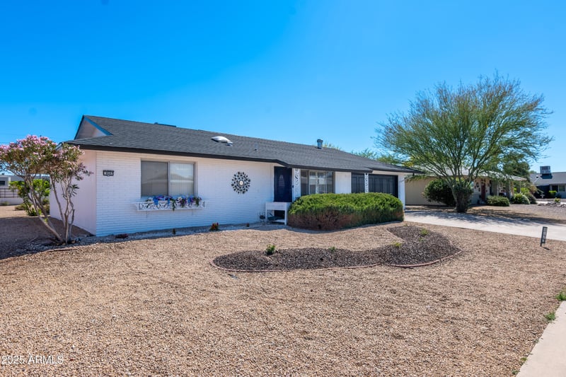 9507 Granada Dr, Sun City, AZ 85373
