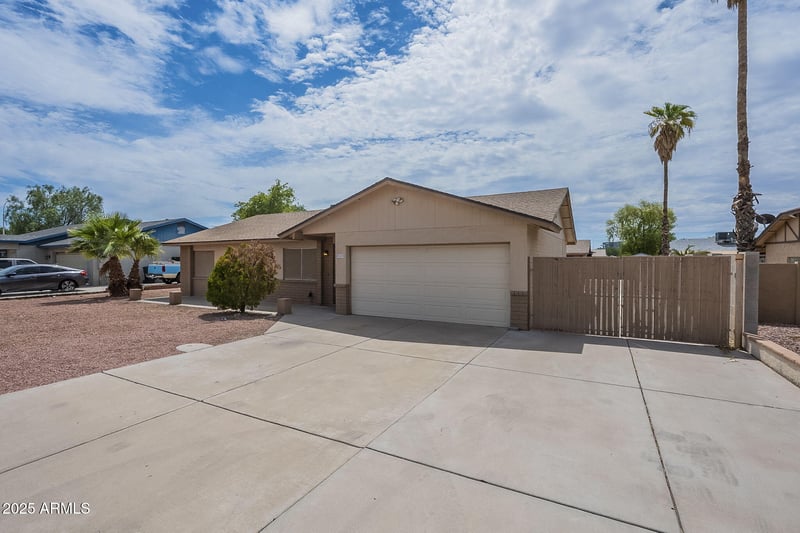 9509 Echo Ln, Peoria, AZ 85345