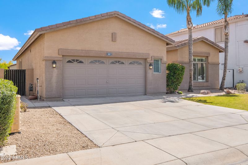 951 E Taurus Pl, Chandler, AZ 85249