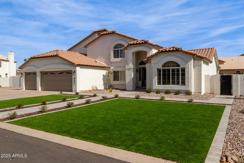 951 N Poinciana Rd, Gilbert, AZ 85234