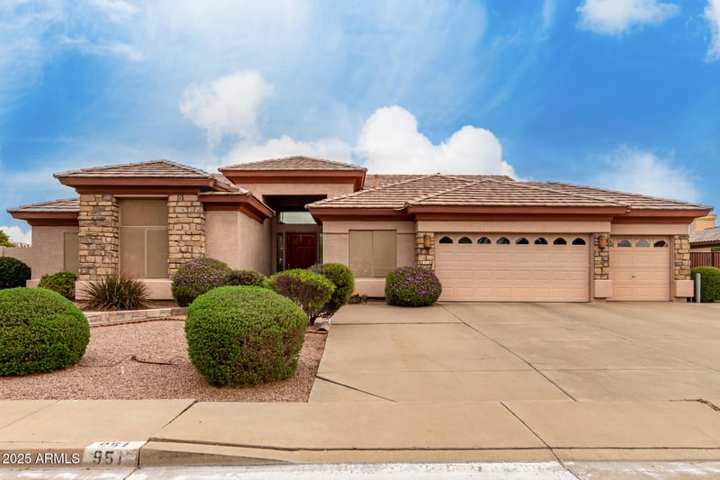 951 Norfolk St, Mesa, AZ 85205