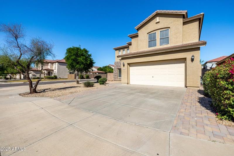 9510 Hazelwood St, Phoenix, AZ 85037