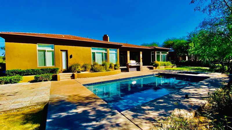 9511 E Chino Dr, Scottsdale, AZ 85255