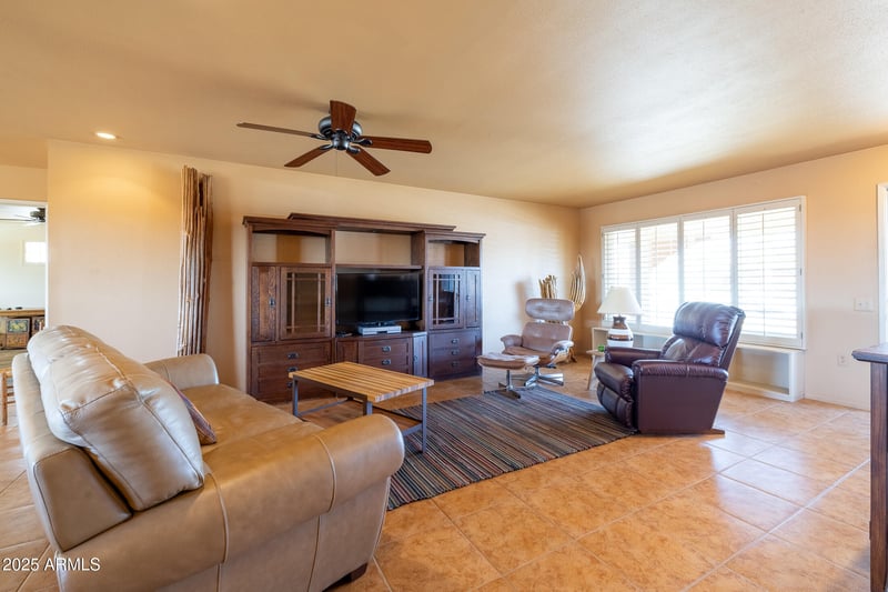 9513 Cottonwood Dr, Sun City, AZ 85373