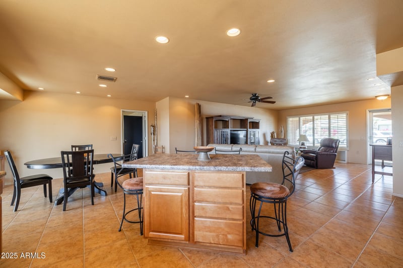 9513 Cottonwood Dr, Sun City, AZ 85373