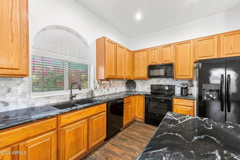 9513 E Knoll Cir, Mesa, AZ 85207
