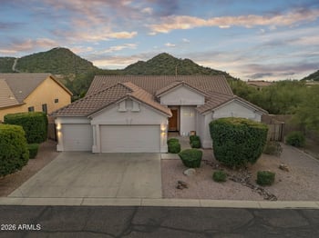 9513 Knoll Cir, Mesa, AZ 85207