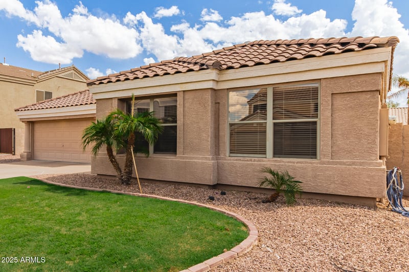 9515 Lompoc Ave, Mesa, AZ 85209
