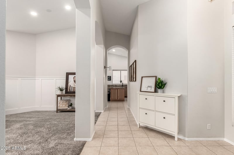 9515 Lompoc Ave, Mesa, AZ 85209