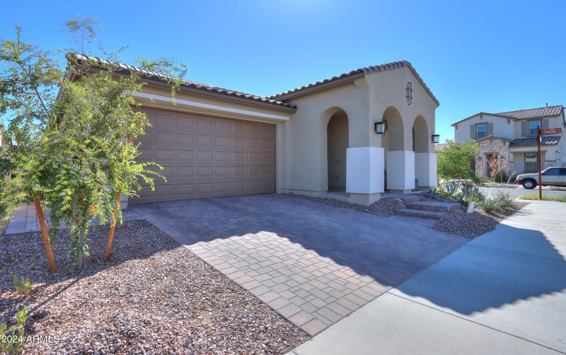 9515 Rainbow Ave, Mesa, AZ 85212